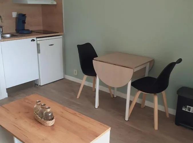 Studio Calme Et Paisible Avec Piscine Et Parking Prive