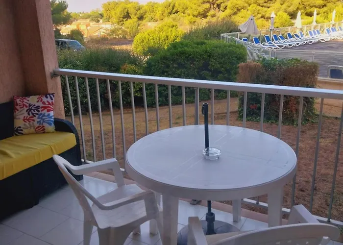 Studio Calme Et Paisible Avec Piscine Et Parking Prive